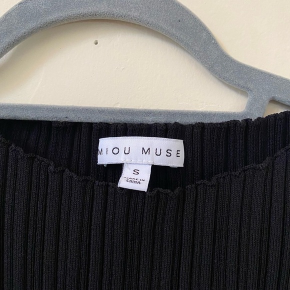 MIOU MOUSE BLACK RIBBED KNITTED SLEEVELESS VISCOSE TOP - Picture 4 of 6